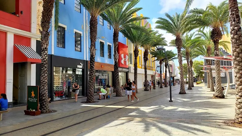 Caminhando por Oranjestad em Aruba