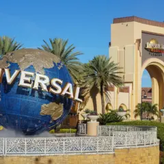 Globo da Universal e entrada do Universal Studios em Orlando