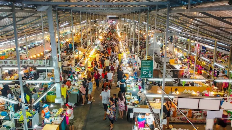 Naka Night Market em Phuket Naka Night Market em Phuket