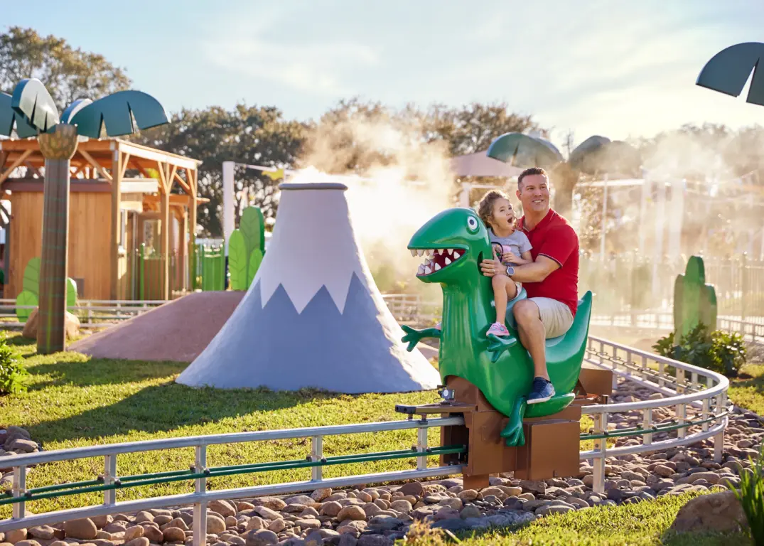 Grampy Rabbit's Dinosaur Adventure no parque Peppa Pig Grampy Rabbit's Dinosaur Adventure no parque Peppa Pig