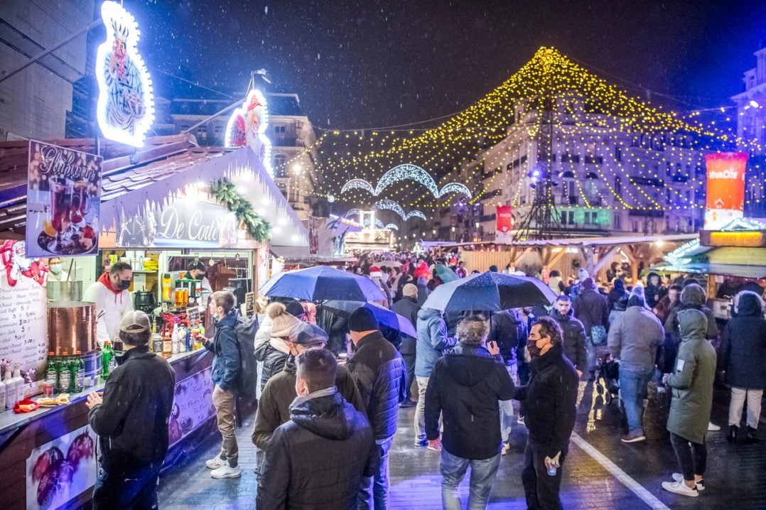 Movimentação em Bruxelas no mercado de natal
