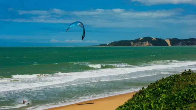 Kitesurf na praia em Natal