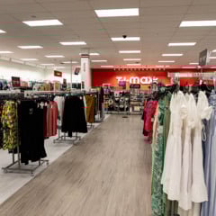 Roupas na loja T.J. Maxx em Orlando