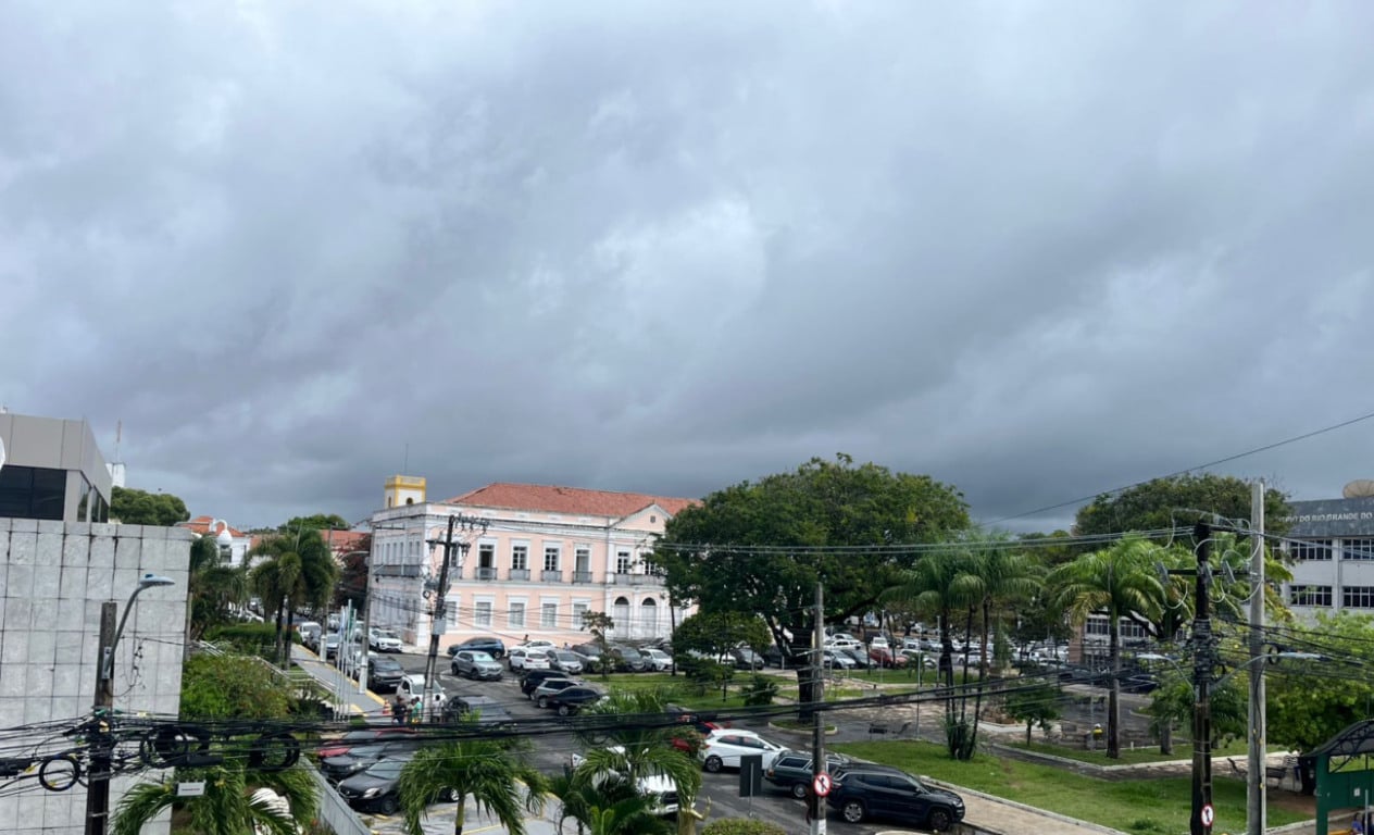 Tempo nublado na cidade de Natal