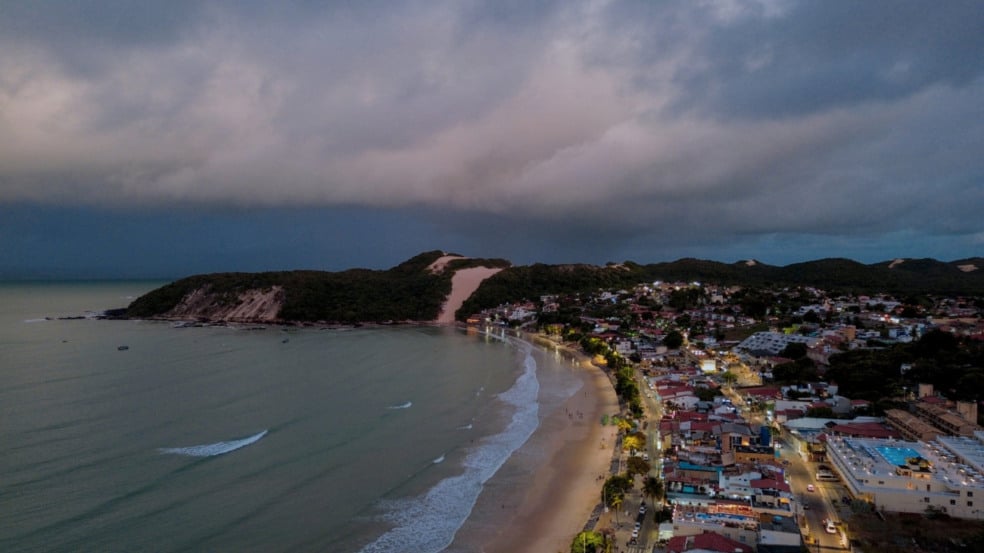 Tempo nublado na Praia de Ponta Negra em Natal