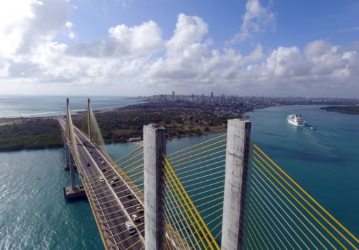 Vista da Ponte Newton Navarro para a cidade de Natal