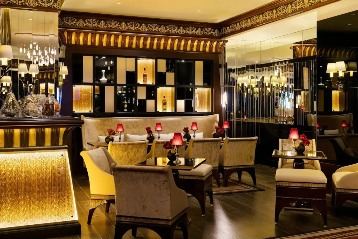 Fouquet’s Bar