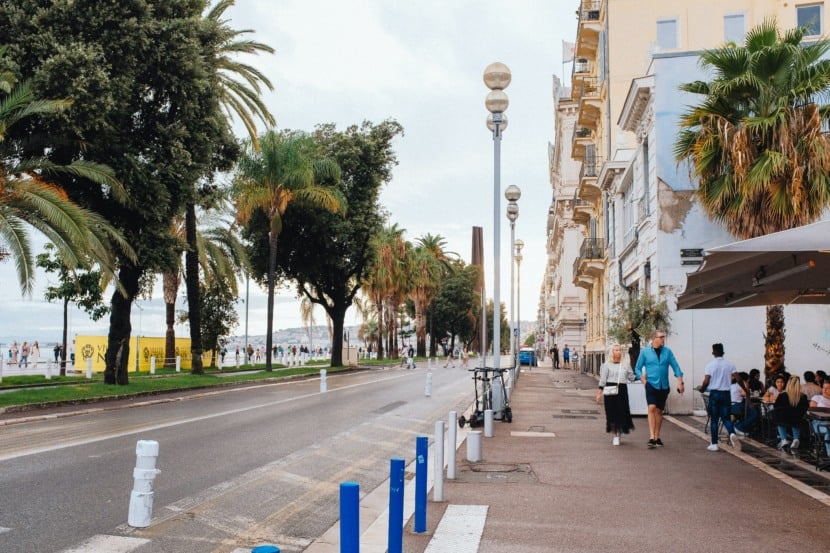 Melhores meses para ir a Nice: clima x Preço x Lotação
