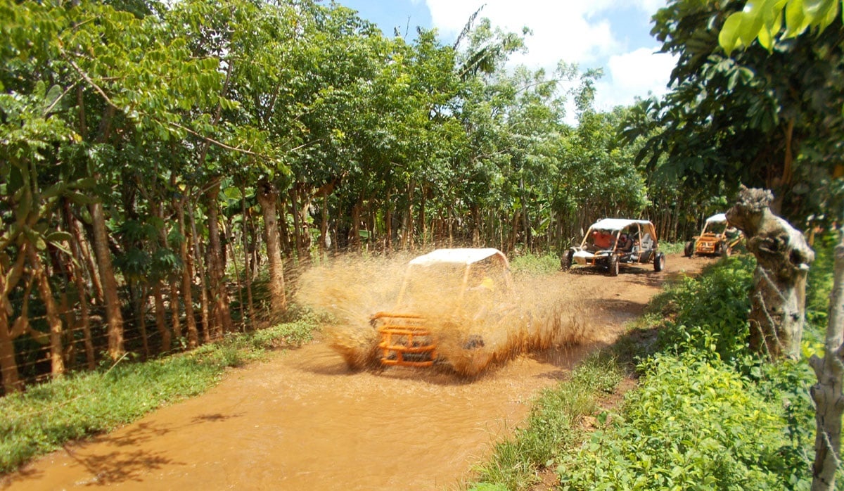 Tour de buggy + Visita à gruta dos Flintstones em Punta Cana