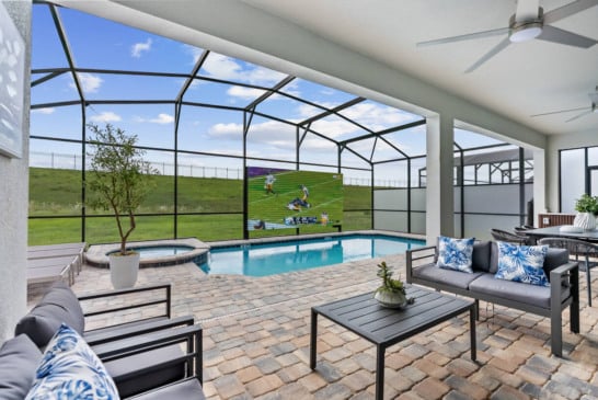 Piscina e área gourmet em casa alugada em Orlando