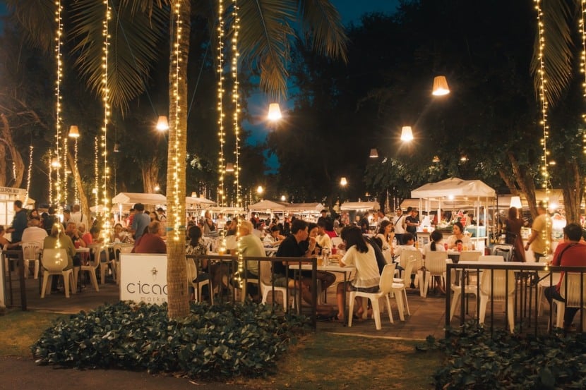 Mercado noturno Cicada Market em Hua Hin