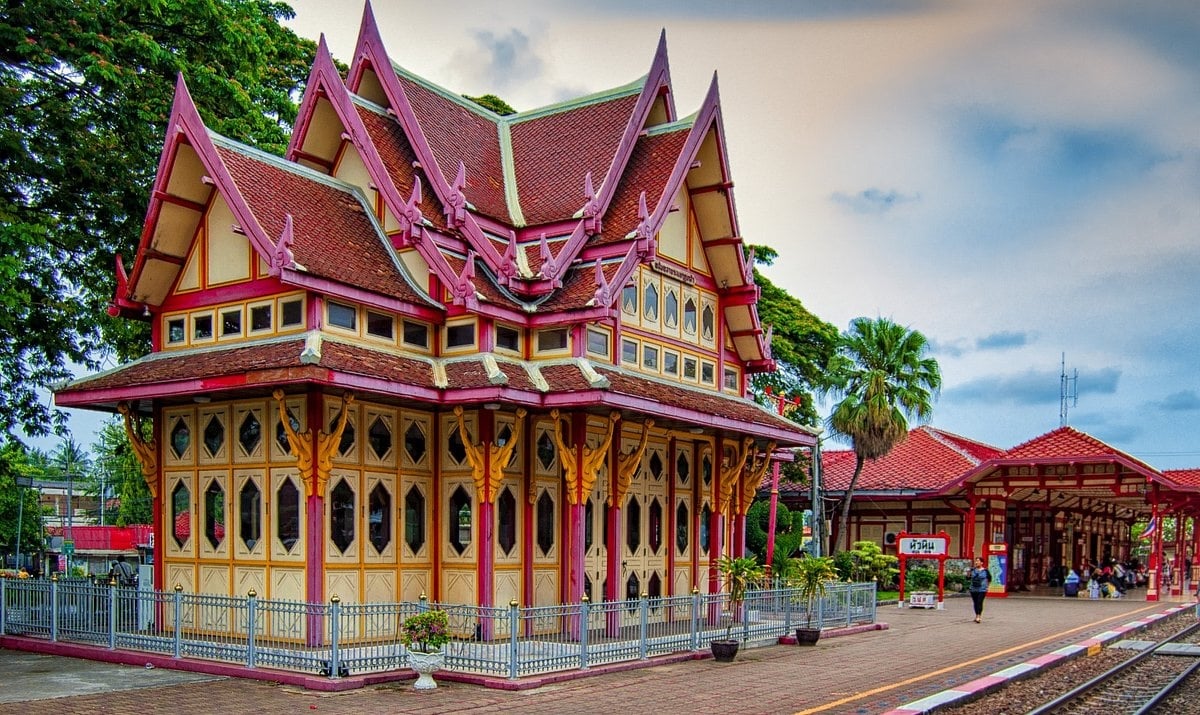 Visita à estação ferroviária de Hua Hin