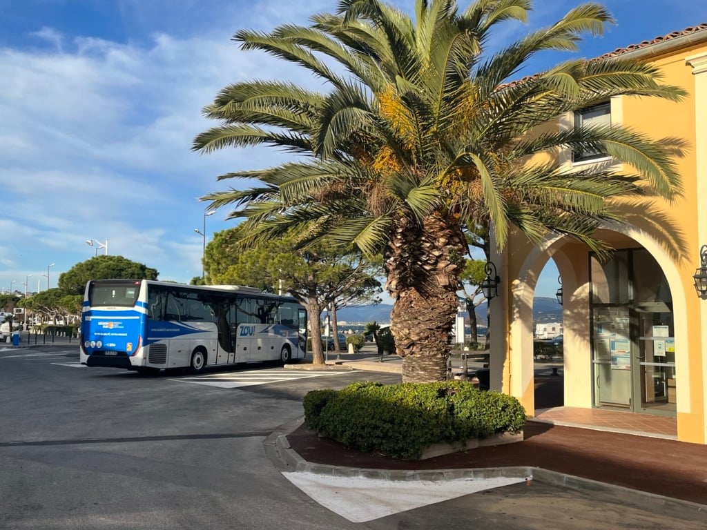 Ônibus em Saint-Tropez