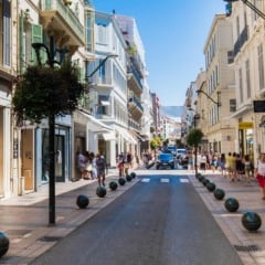 Guia de compras em Antibes: lojas, ruas e shoppings!