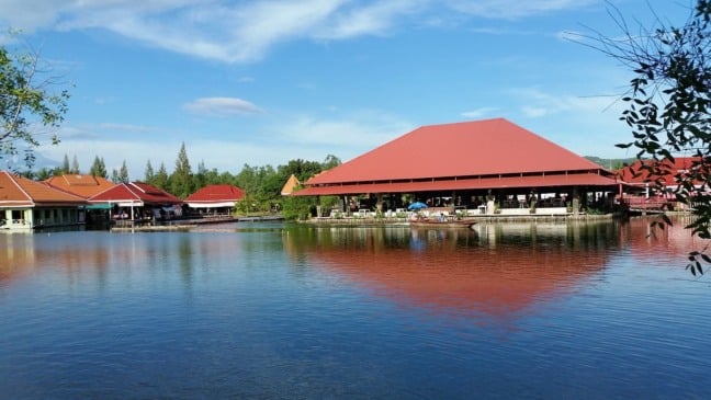 Mercado Flutuante de Hua Hin: compras e cultura