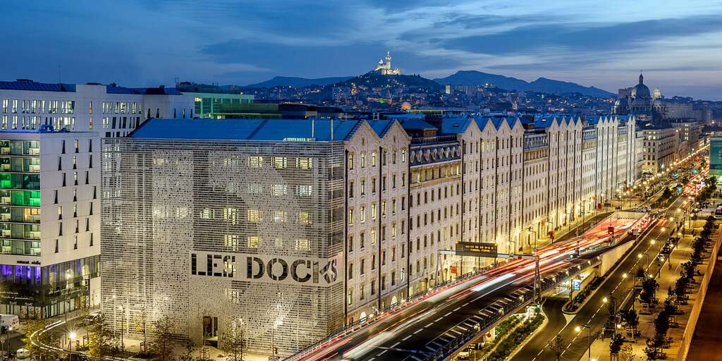 Les Docks Village