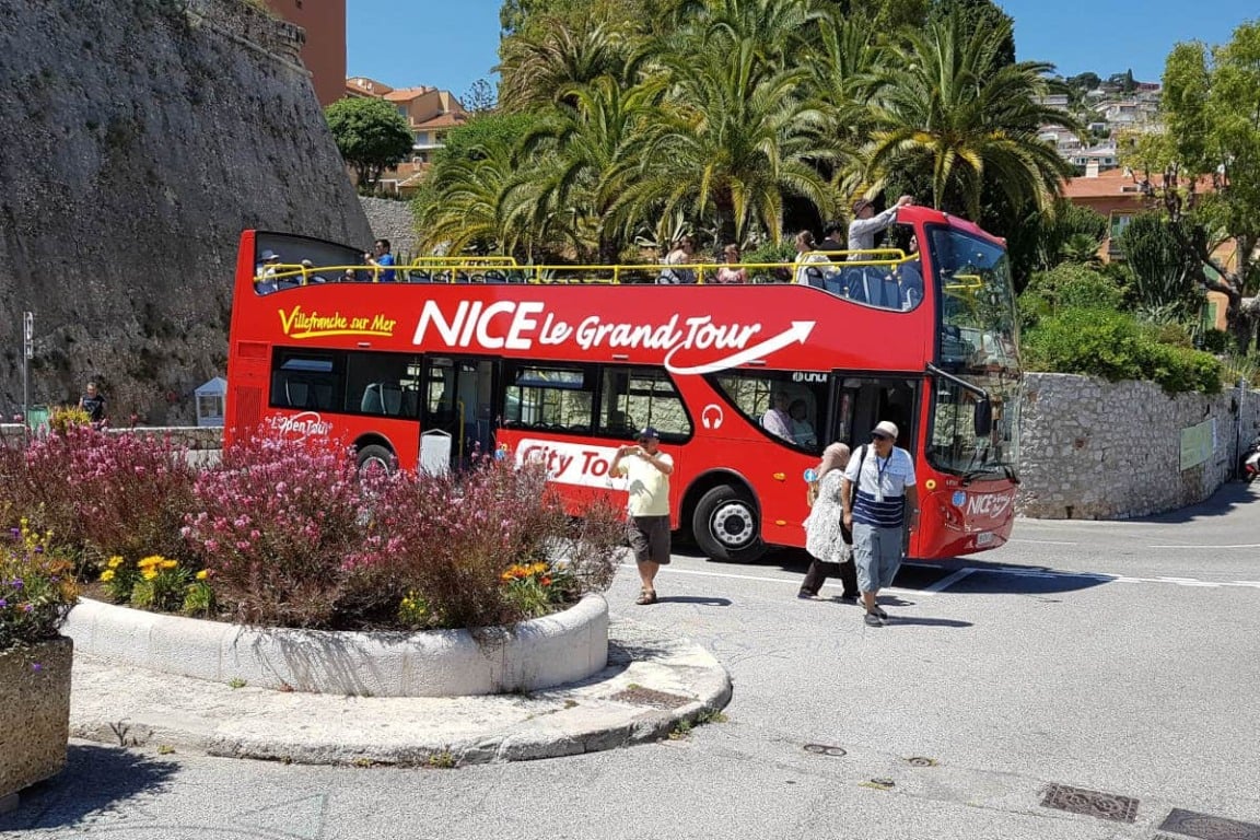 Ônibus turístico em Nice