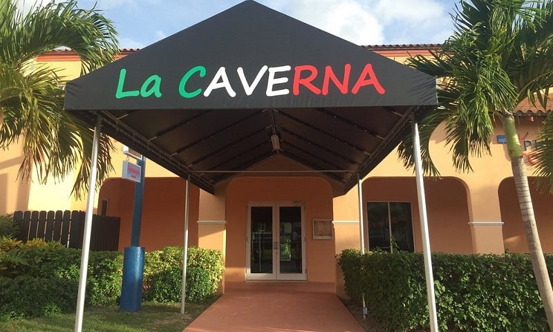 Restaurante La Caverna em Nassau