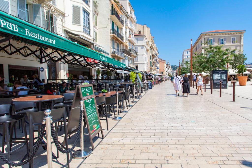  Rue Meynadier