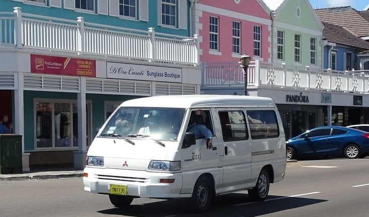 Táxi em Nassau nas Bahamas