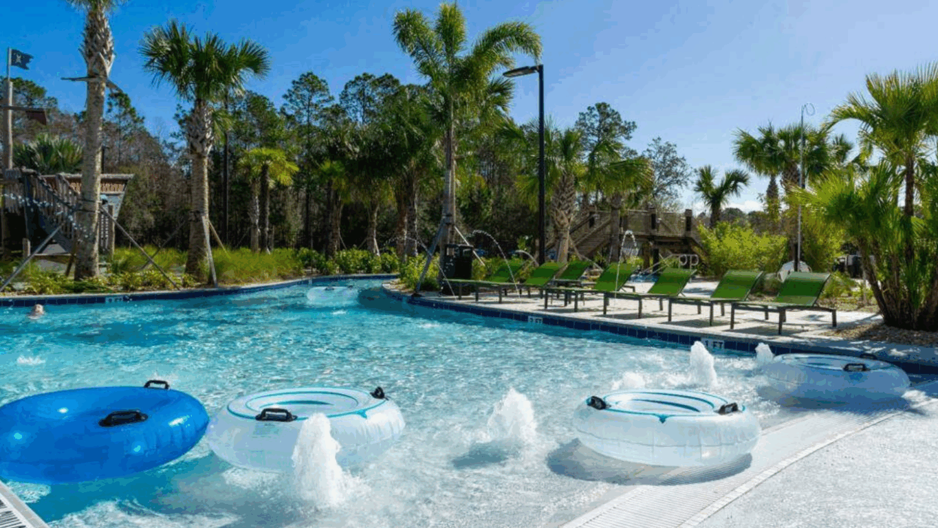Piscina no condomínio Storey Lake em Orlando