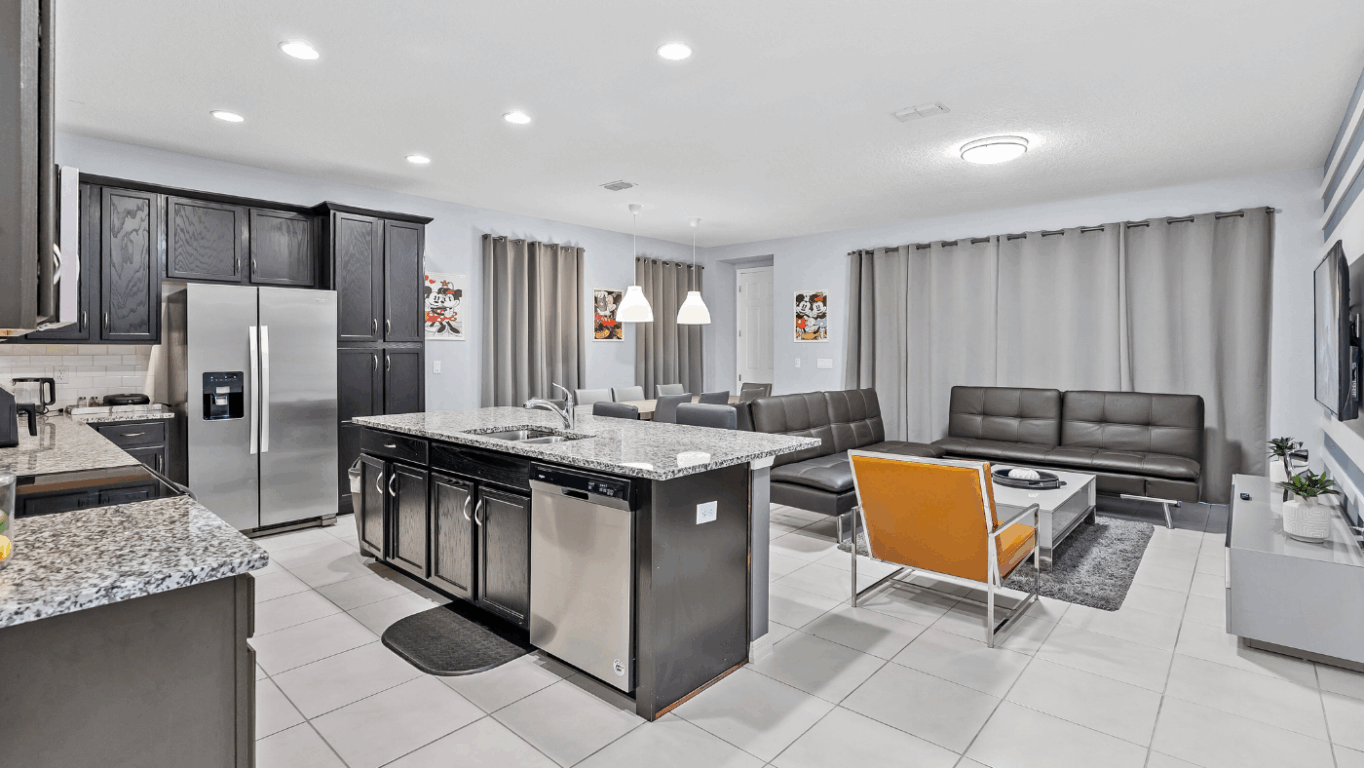 Sala e cozinha em casa no condomínio Solara em Orlando