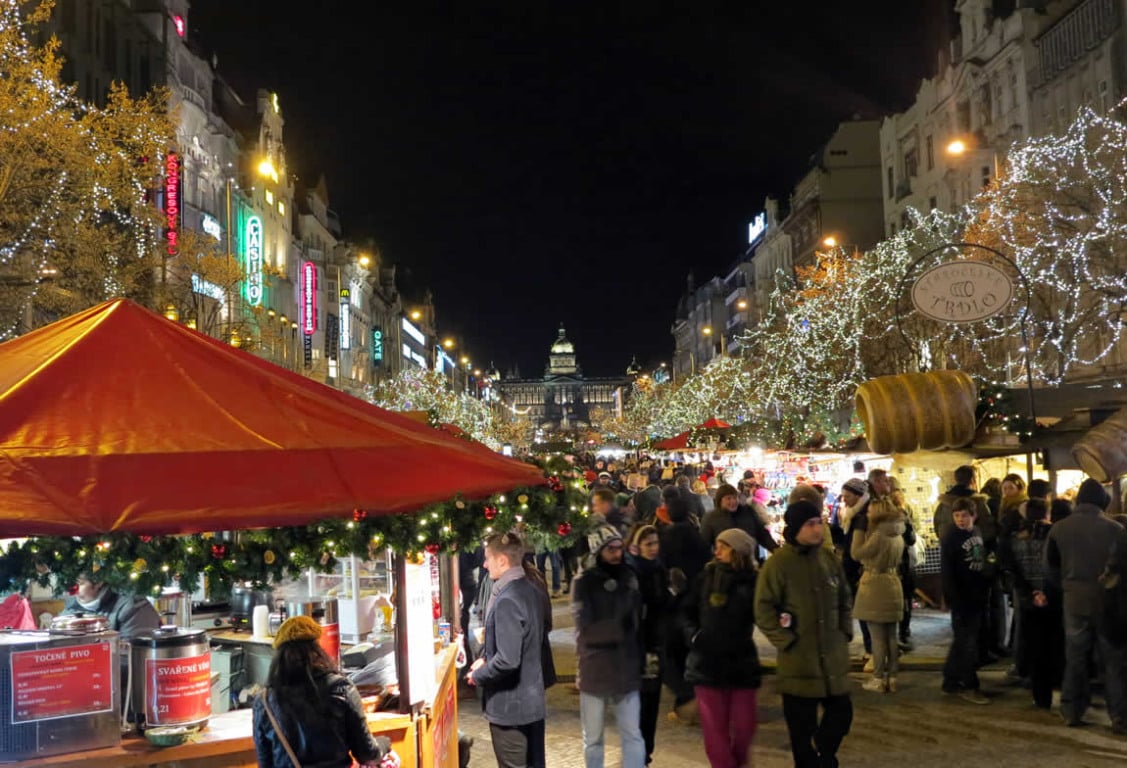 Mercado de Natal da Praça Wenceslau Mercado de Natal da Praça Wenceslau