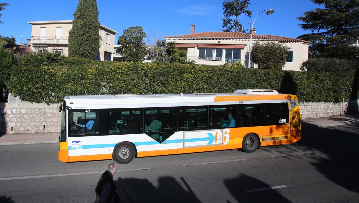 Ônibus em Villefranche-sur-Mer