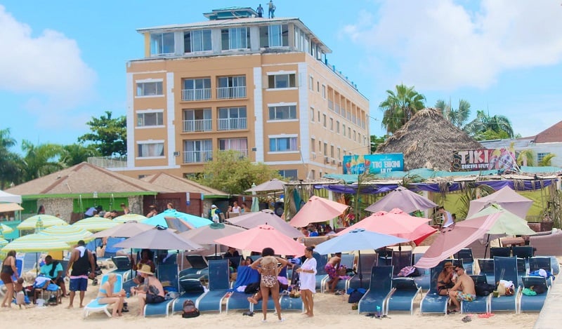 Tiki Bikini Hut Restaurant em Nassau