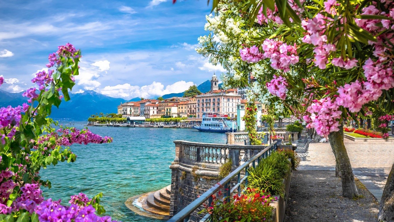 Visão geral de Bellagio no Lago de Como