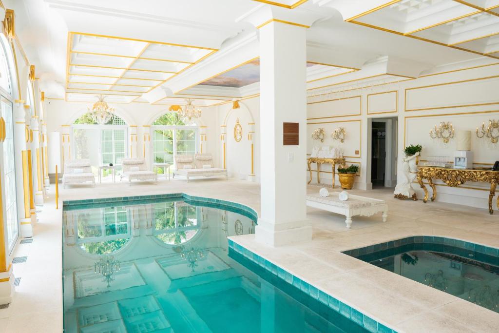 Piscina do Hotel Colline de France em Gramado