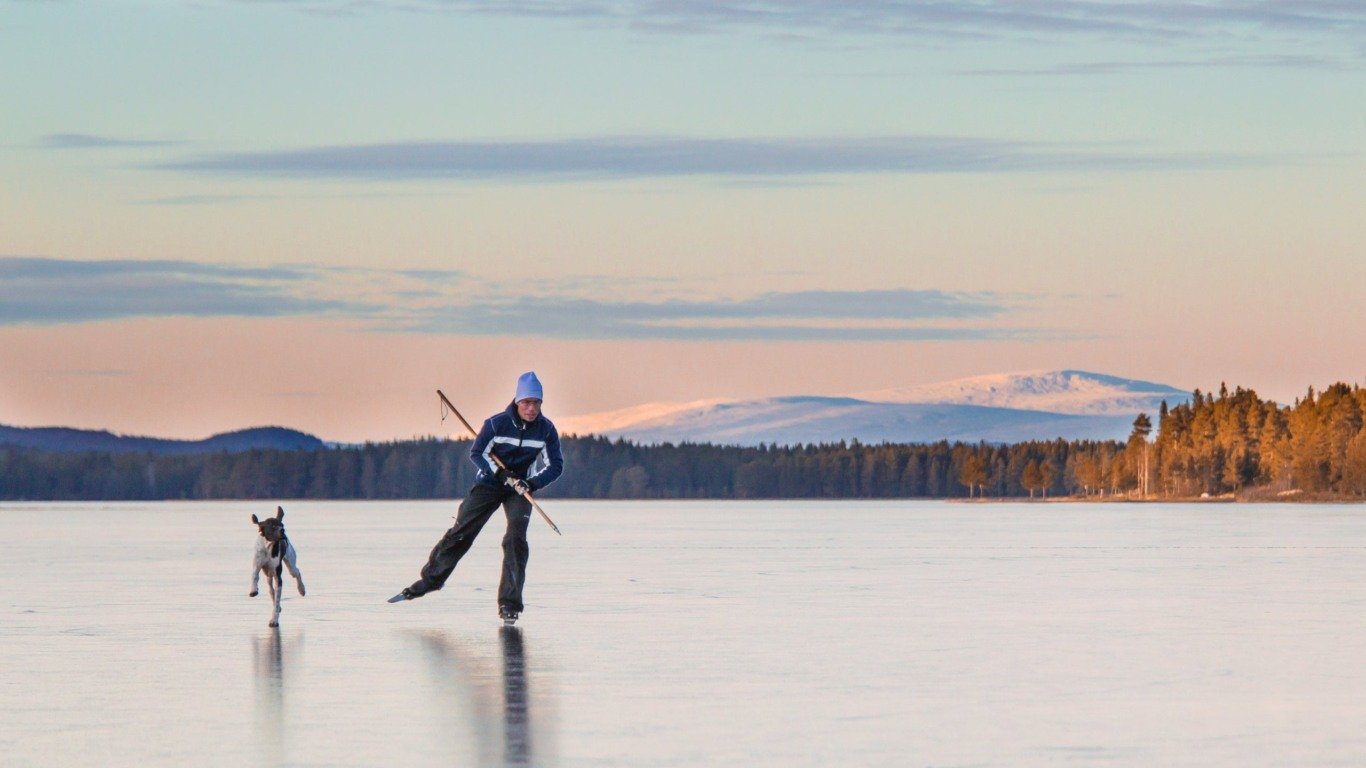 Patinação no gelo em Vemdalen Patinação no gelo em Vemdalen