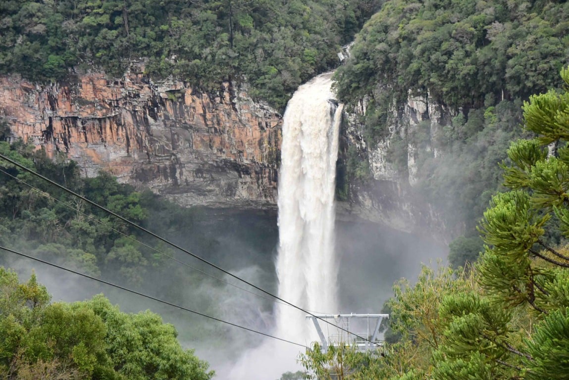Vista da Cascata do Caracol no Bondinhos Aéreos em Canela
