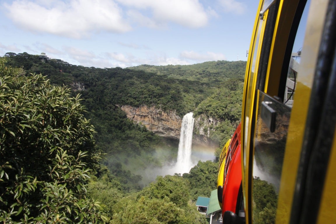Vista da Cascata do Caracol no Bondinhos Aéreos em Canela