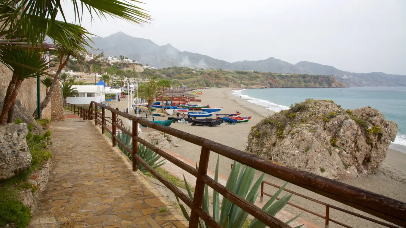 Playa de Burriana - Nerja