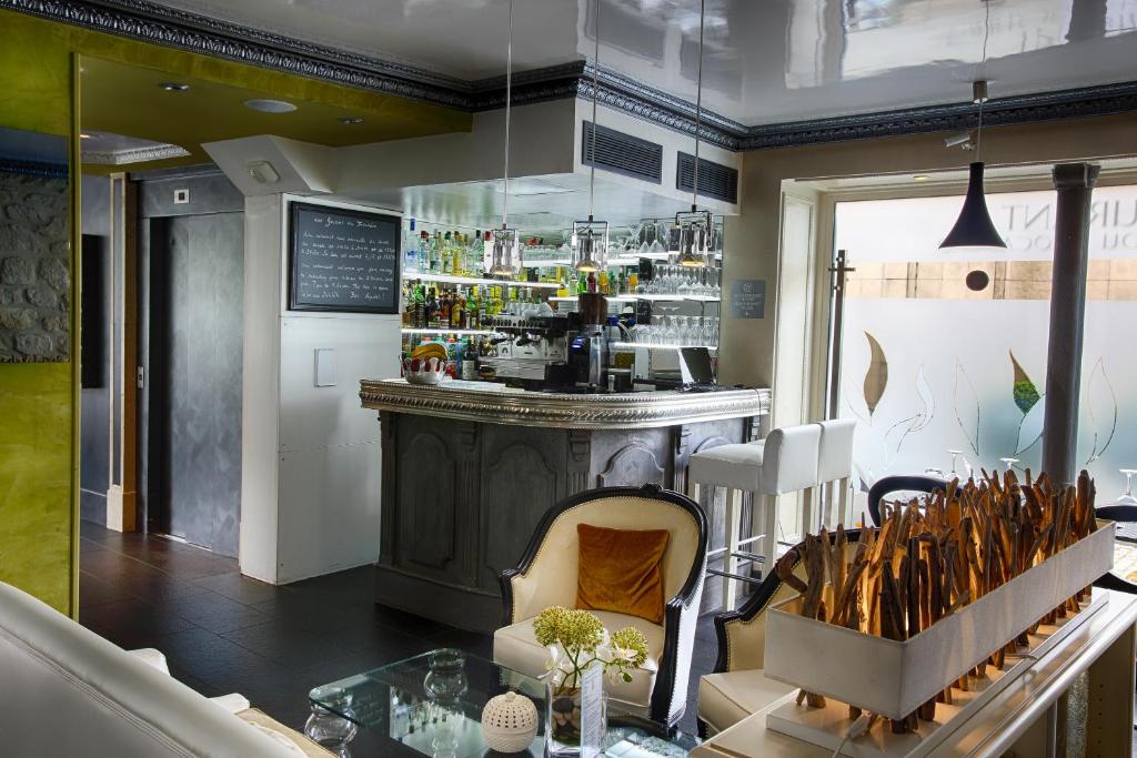 Bar do Hotel Eiffel Trocad&eacute;ro