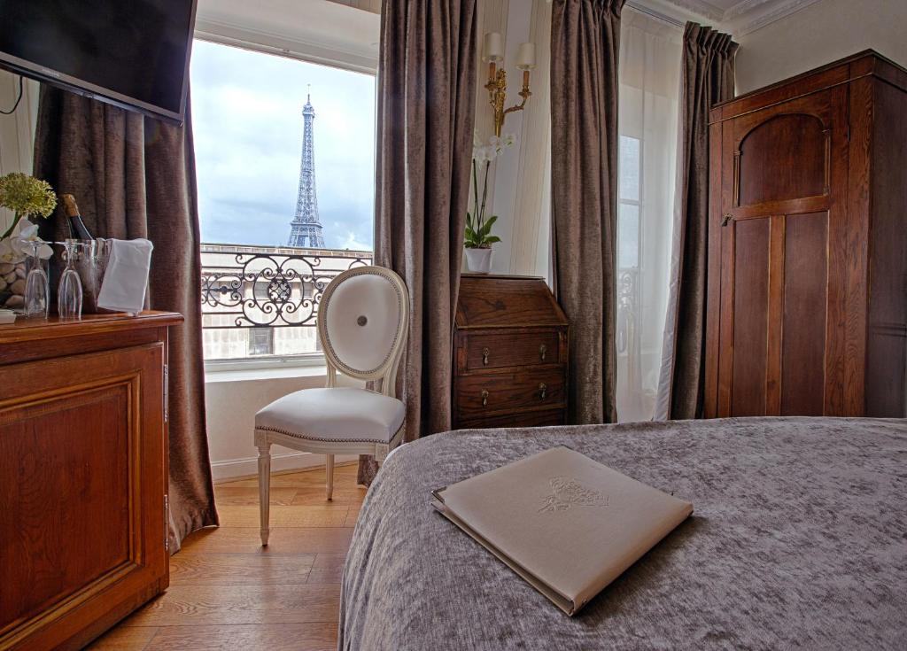 Quarto do Hotel Eiffel Trocad&eacute;ro