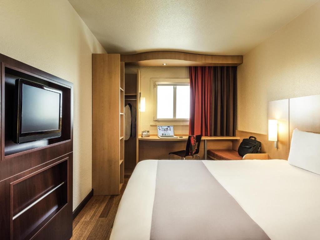 Interior do Ibis Paris Montmartre 18ème Interior do Ibis Paris Montmartre 18ème