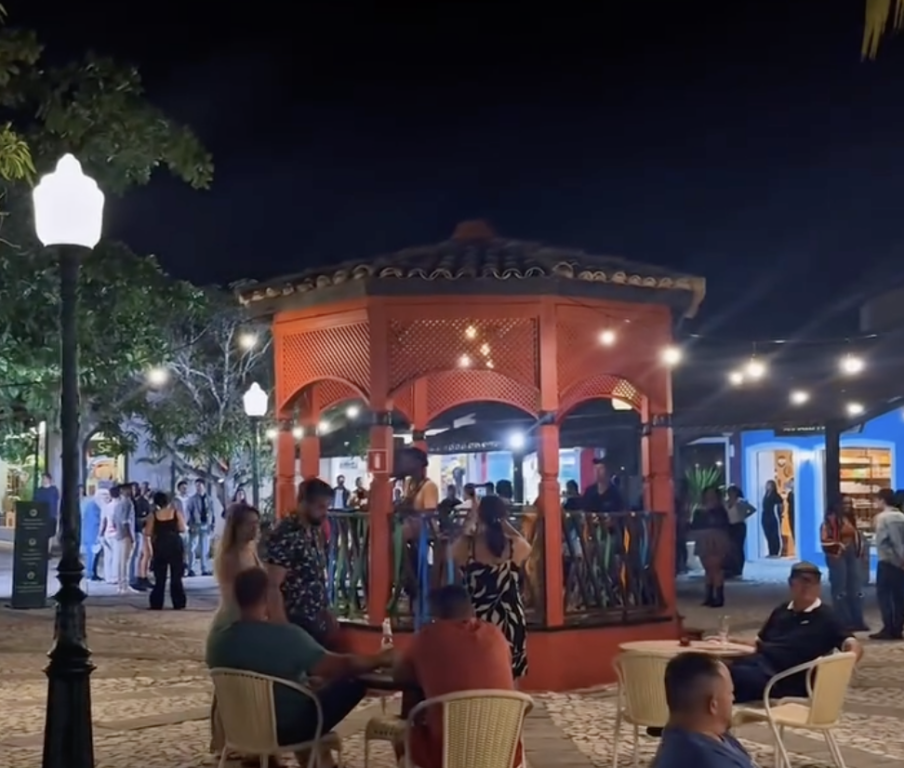 Show na Vila Nova da Praia