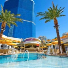 Piscina no Hotel Fontainebleau em Las Vegas