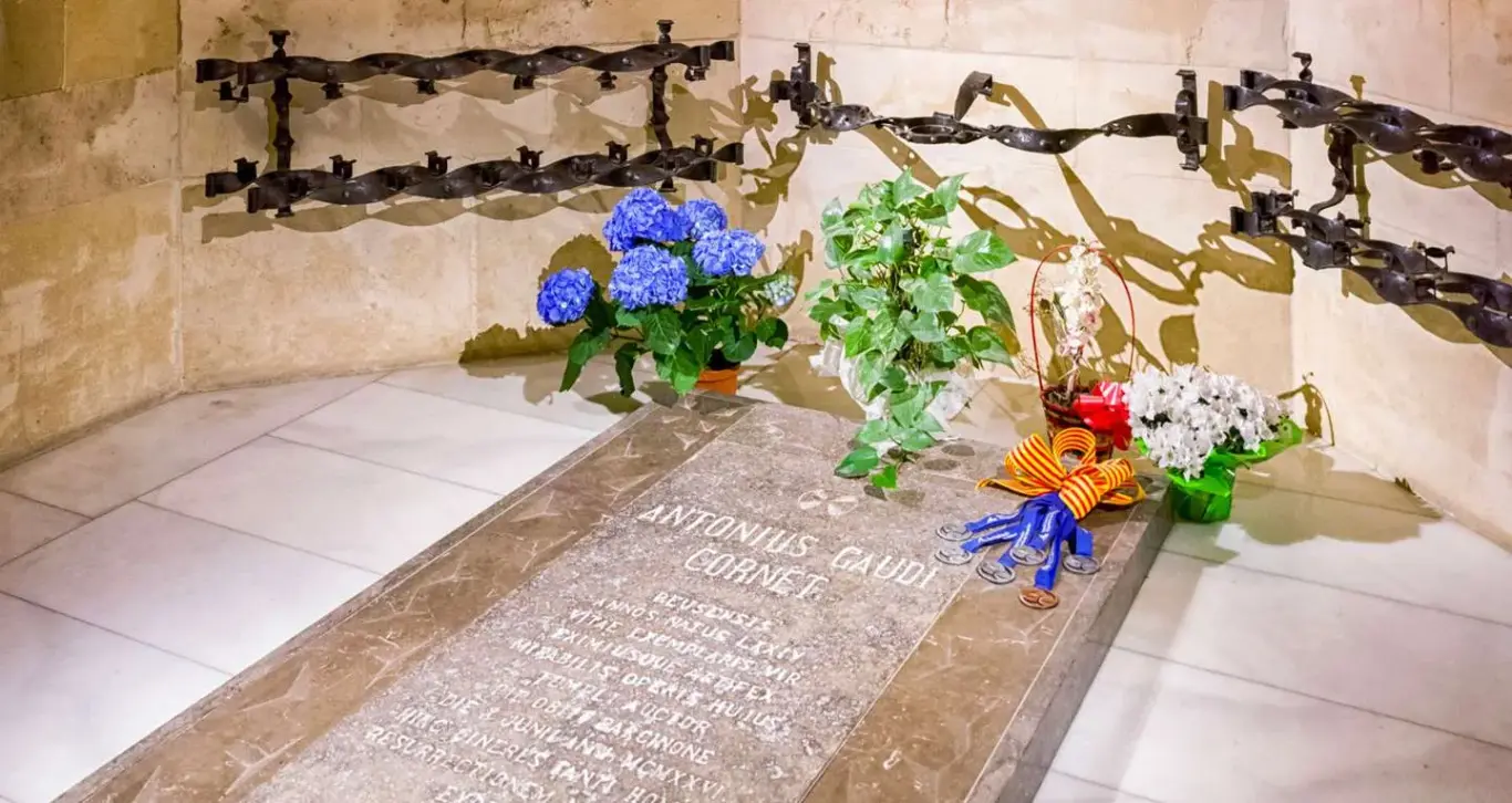 Cripta de Gaudi na Sagrada Família Cripta de Gaudi na Sagrada Família