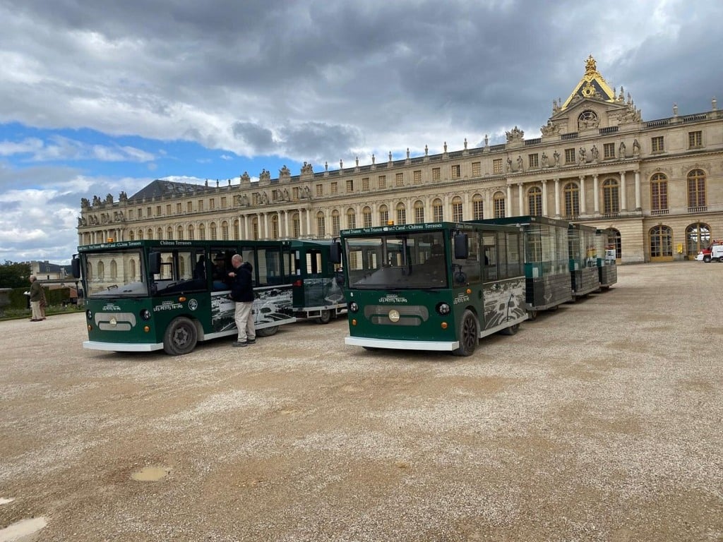 Ônibus em Versalhes Ônibus em Versalhes