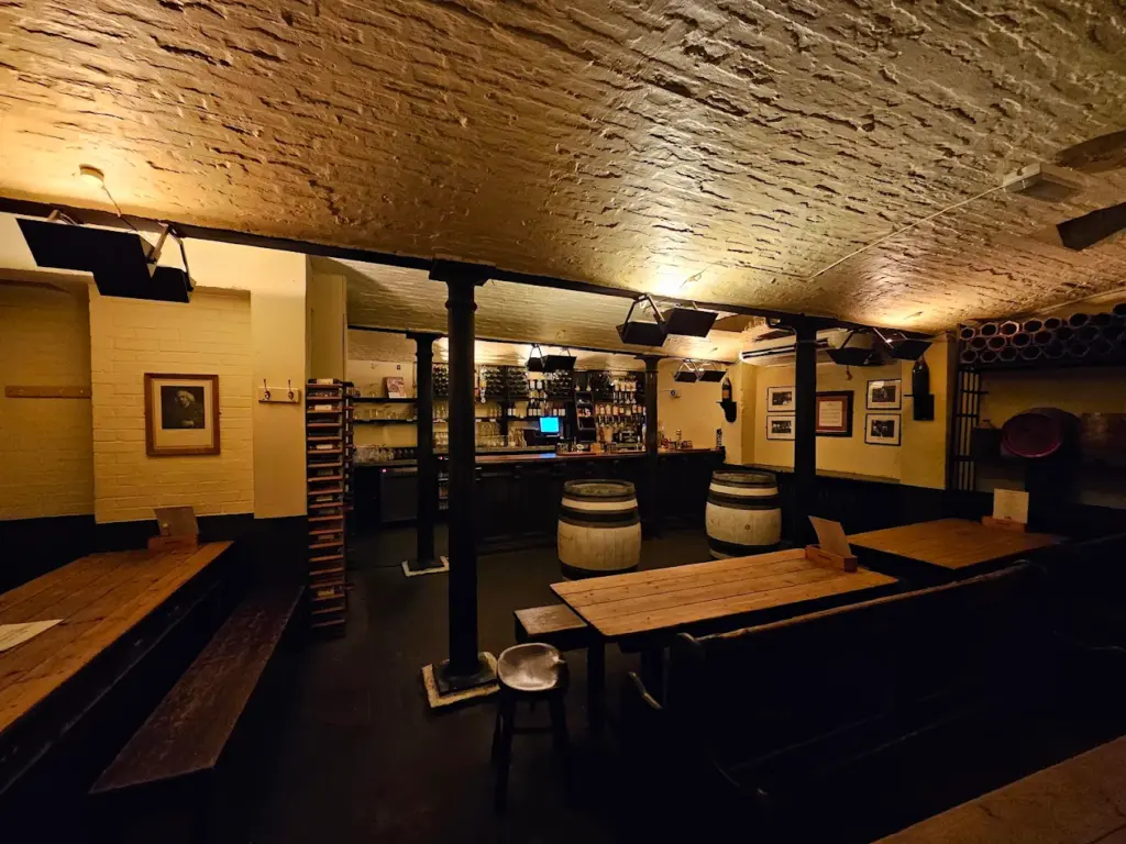 Ye Olde Cheshire Cheese Ye Olde Cheshire Cheese