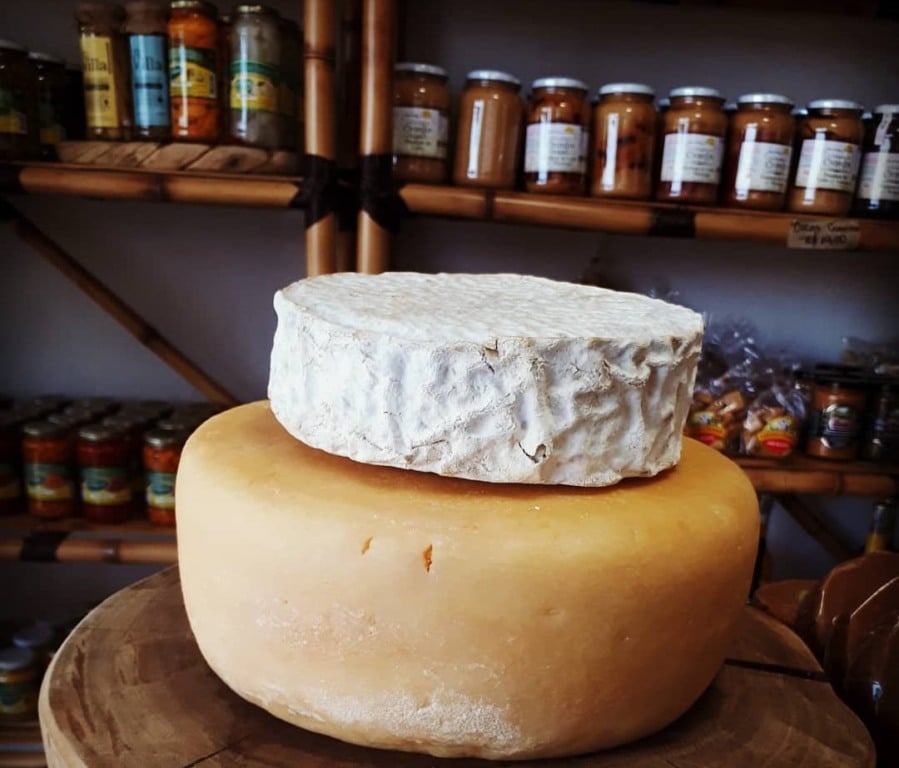 Emp&oacute;rio Queijo Canastra Original em Capit&oacute;lio