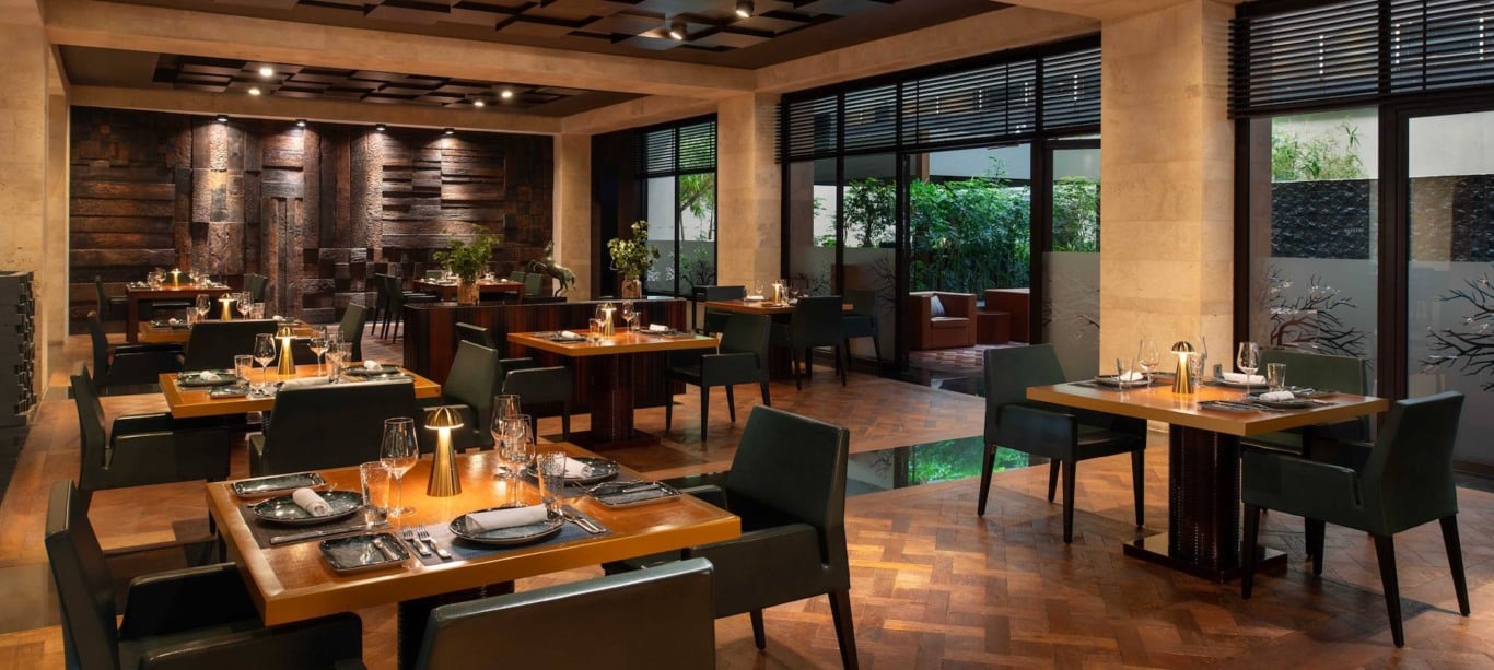 Hunters Room & Grill Hunters Room & Grill