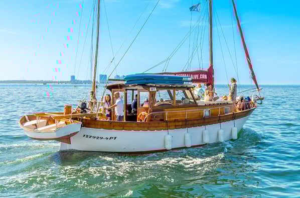Ir de barco para Set&uacute;bal