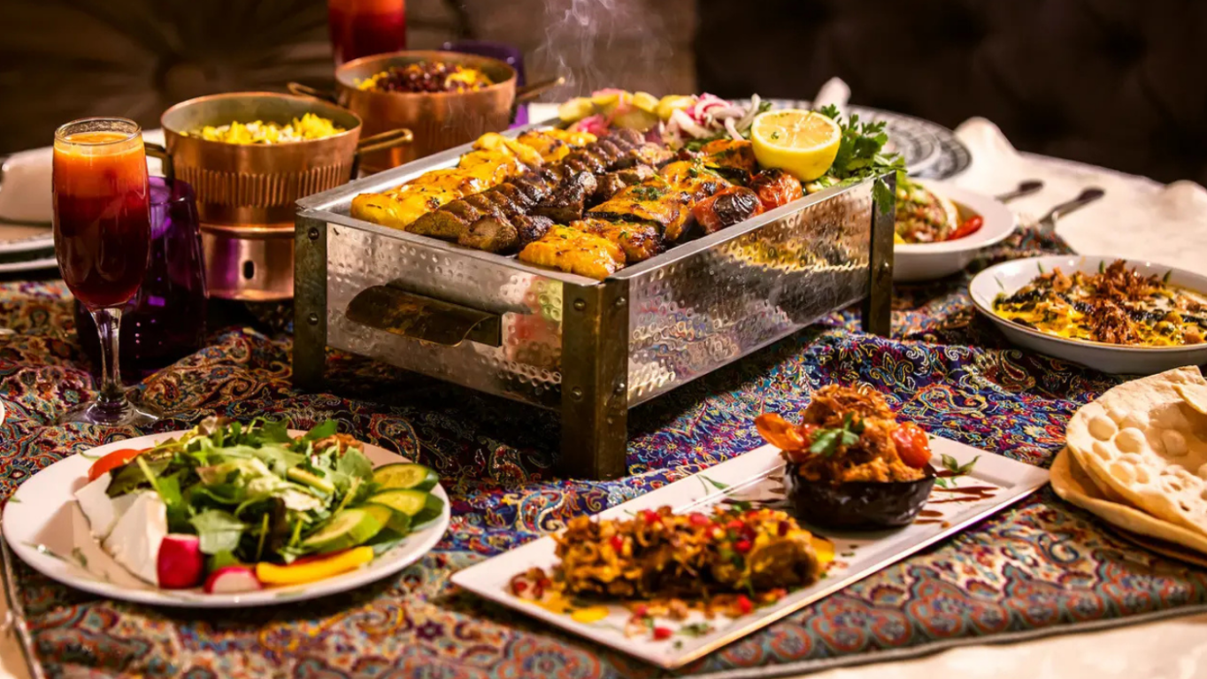 Refeição do restaurante Parisa no Souq Waqif em Doha Refeição do restaurante Parisa no Souq Waqif em Doha