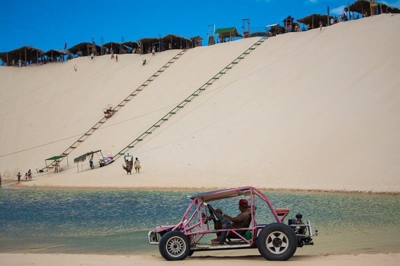 Passeio de buggy em Canoa Quebrada