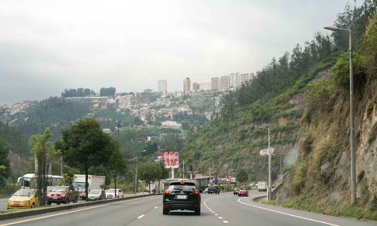 Dirigir nas estradas do Equador