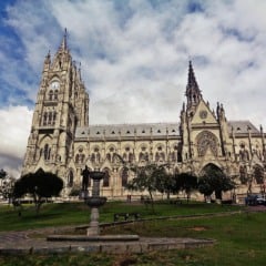 Aluguel de carro f&aacute;cil e barato no Equador